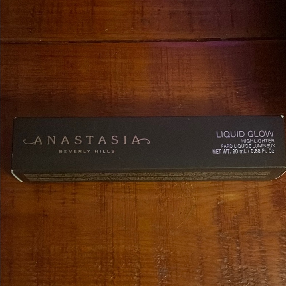 Anastasia Beverly Hills Liquid Glow Highlighter